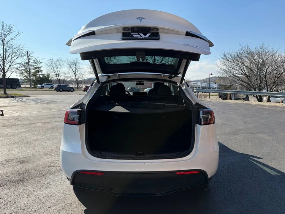 2023 Tesla Model Y - Image 5 of 13