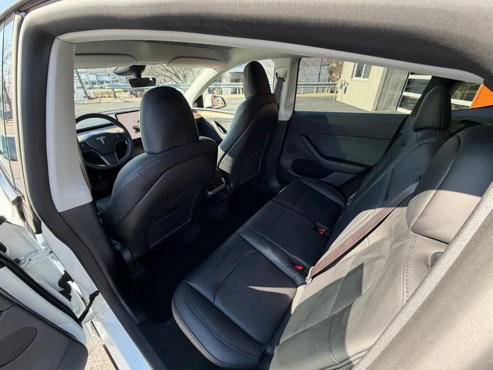 2023 Tesla Model Y - Image 9 of 13