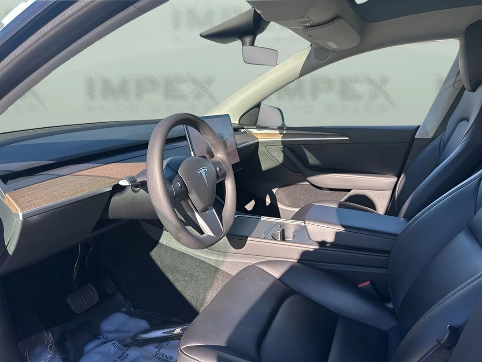 2023 Tesla Model Y - Image 9 of 12
