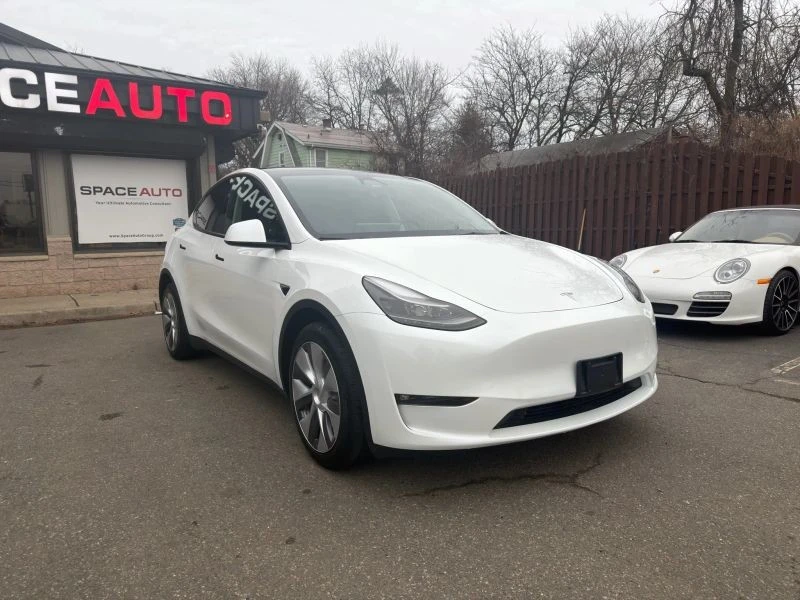 2023 Tesla Model Y - Image 8 of 12