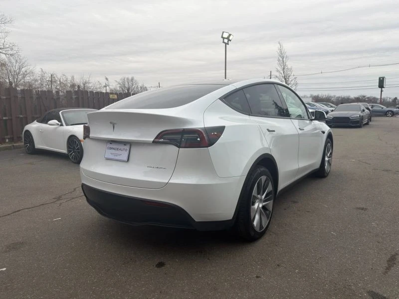 2023 Tesla Model Y - Image 6 of 12