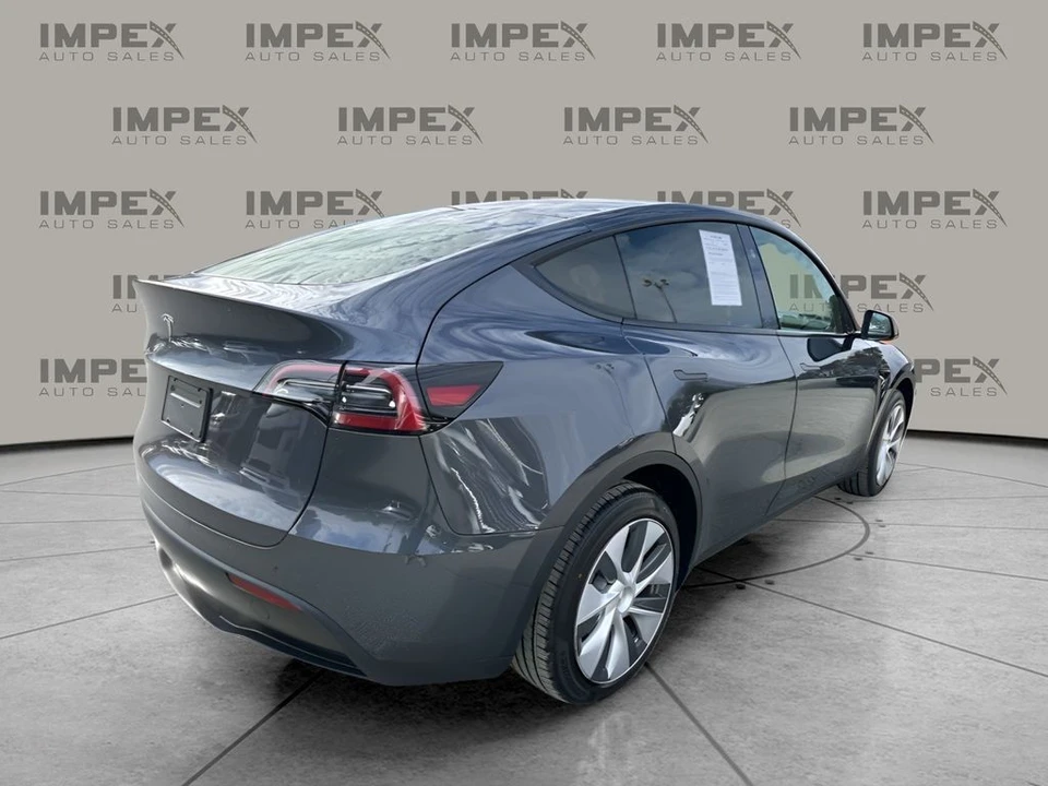 2023 Tesla Model Y - Image 5 of 12