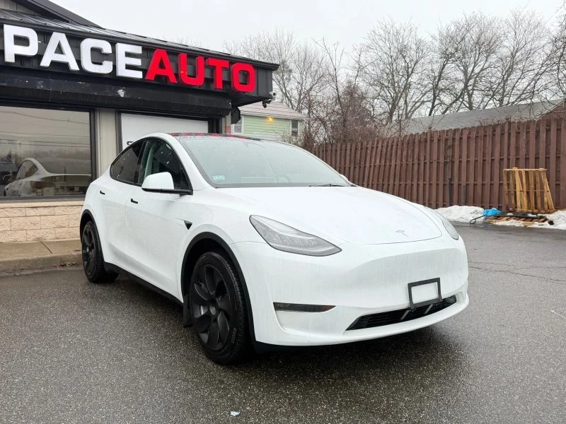 2023 Tesla Model Y - Image 3 of 12