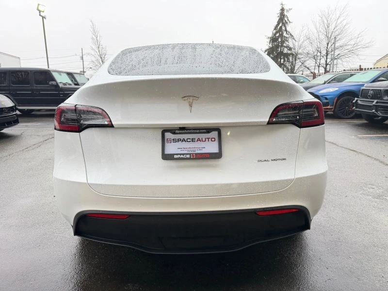 2023 Tesla Model Y - Image 6 of 12