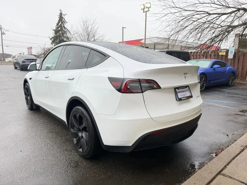 2023 Tesla Model Y - Image 7 of 12