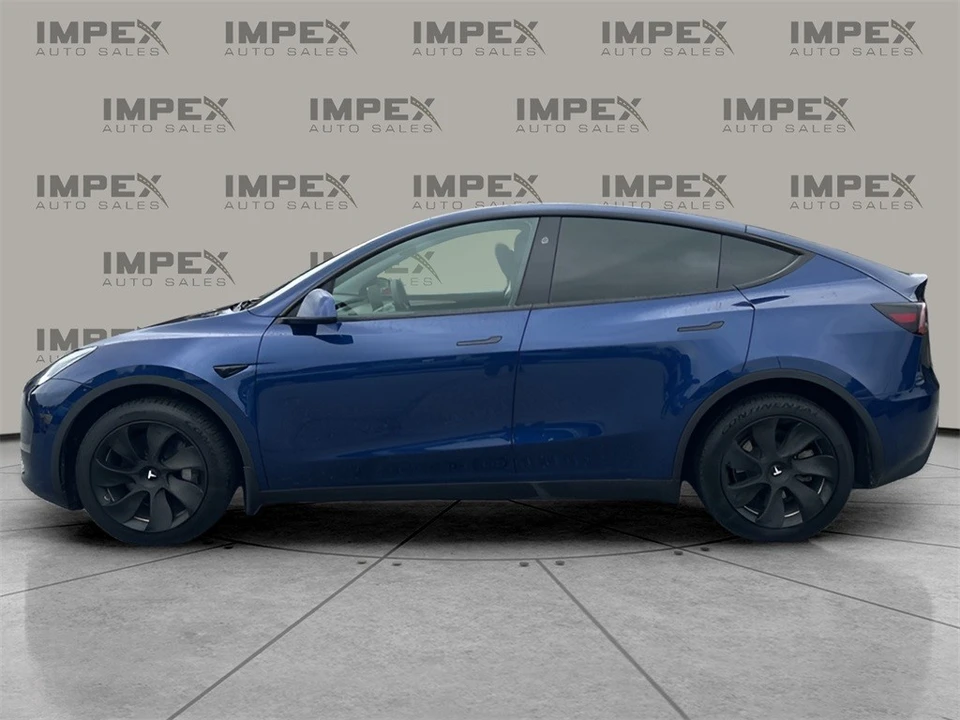 2023 Tesla Model Y - Image 2 of 12
