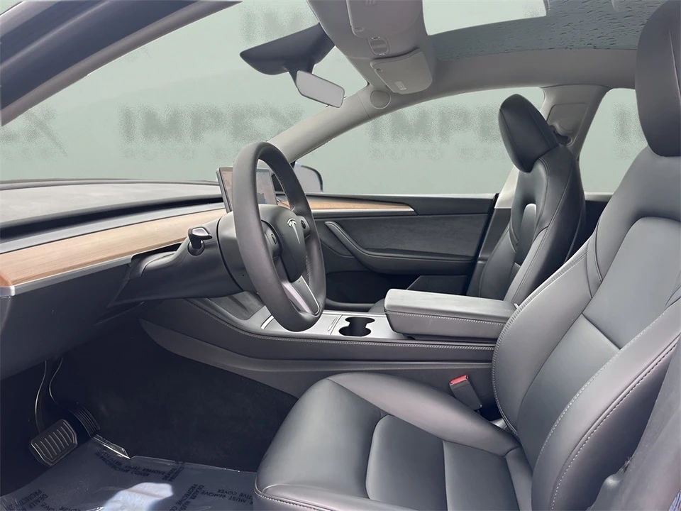 2023 Tesla Model Y - Image 9 of 12
