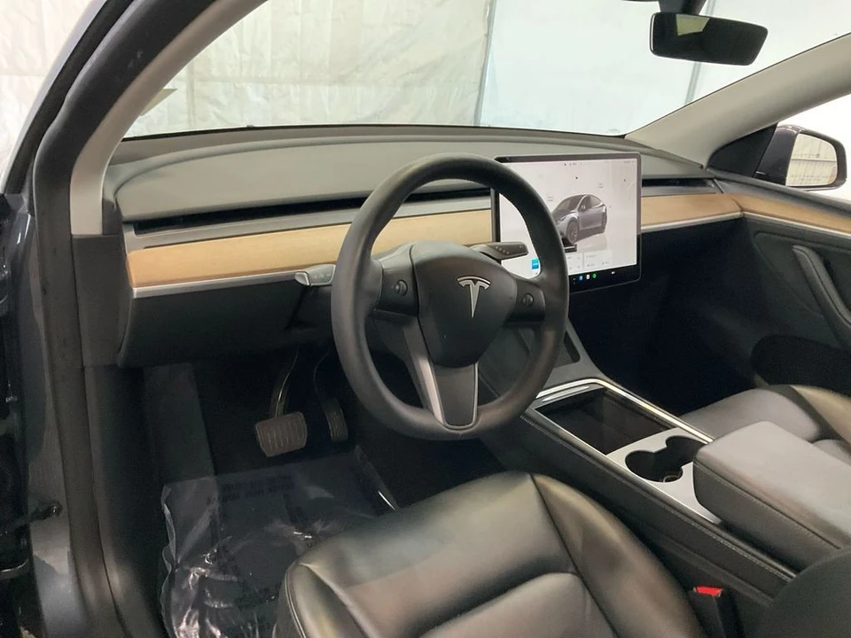 2023 Tesla Model Y - Image 5 of 7
