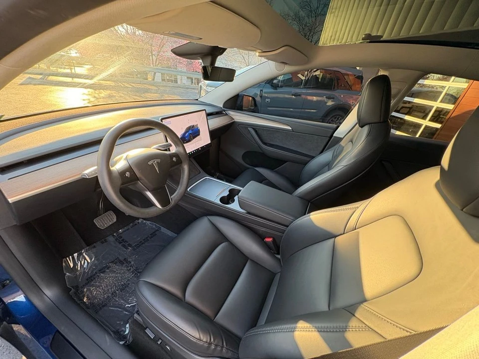 2023 Tesla Model Y - Image 15 of 17