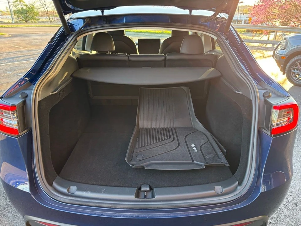 2023 Tesla Model Y - Image 7 of 17