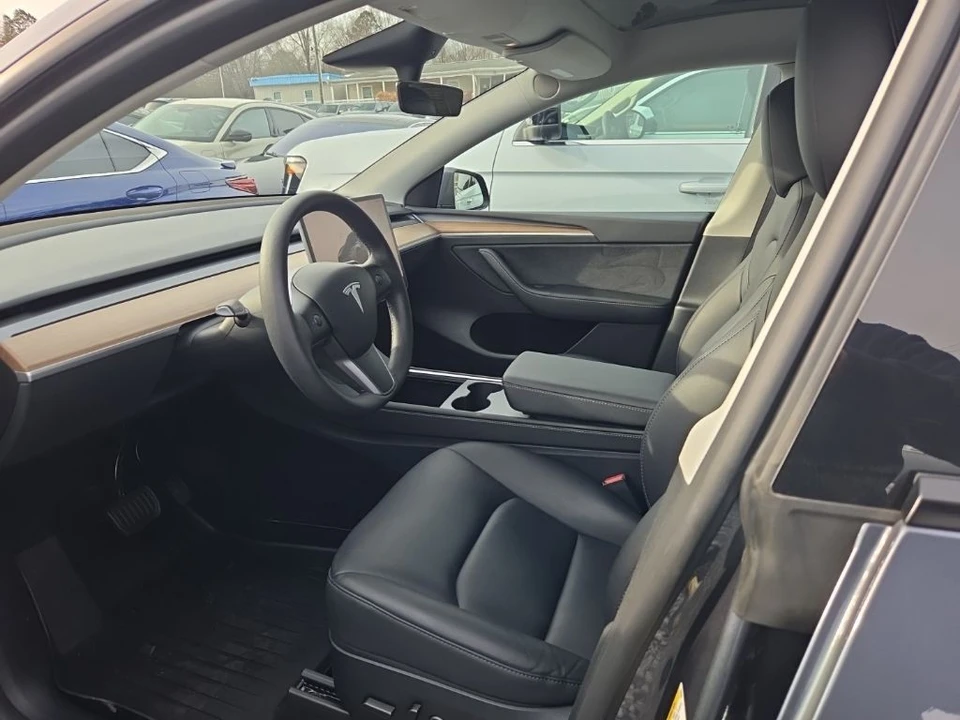 2023 Tesla Model Y - Image 3 of 6