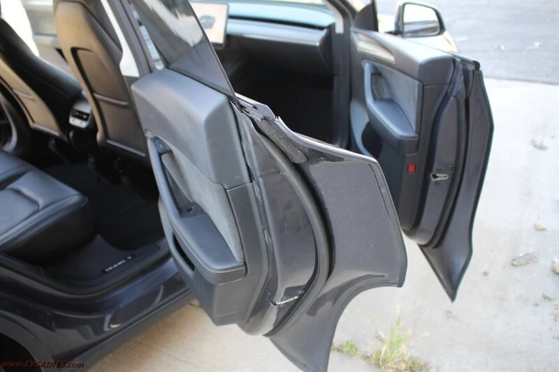 2023 Tesla Model Y - Image 16 of 21