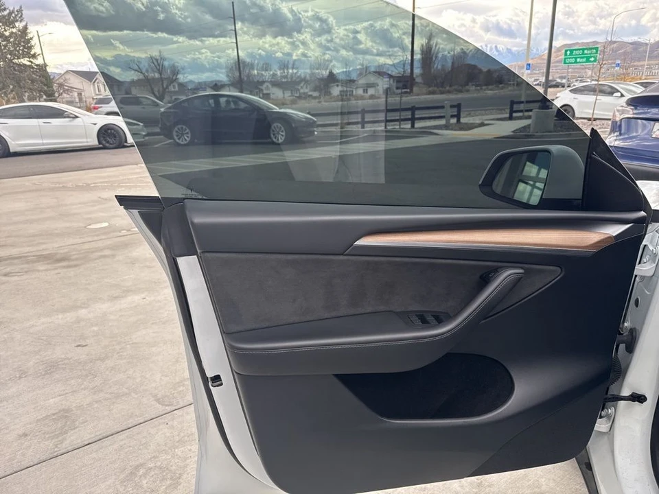 2023 Tesla Model Y - Image 11 of 21