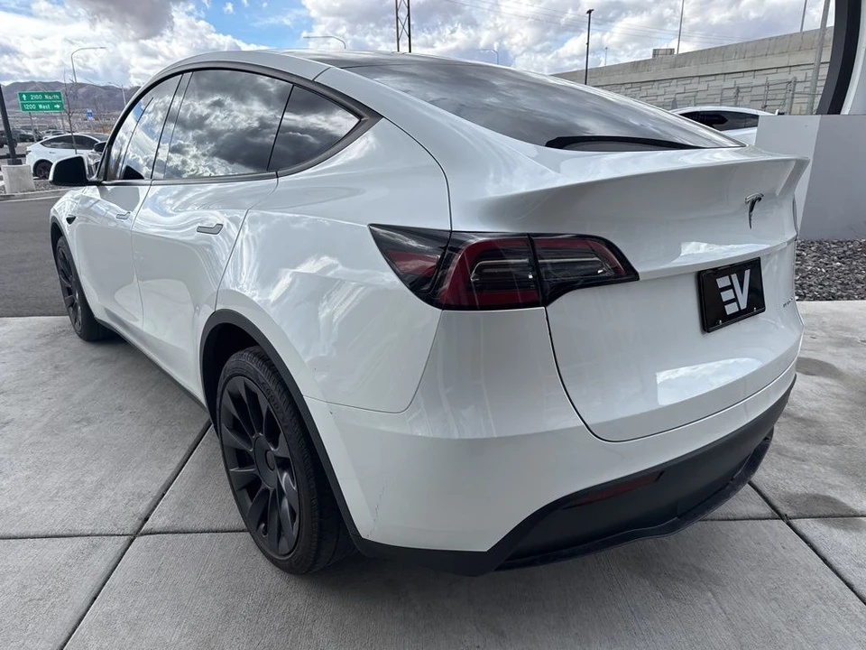 2023 Tesla Model Y - Image 6 of 21