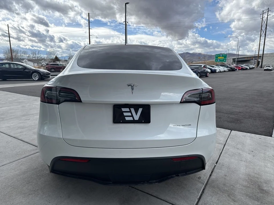 2023 Tesla Model Y - Image 7 of 21