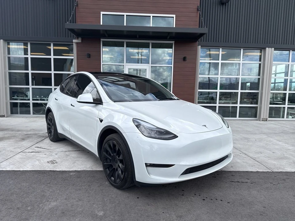 2023 Tesla Model Y - Image 2 of 21
