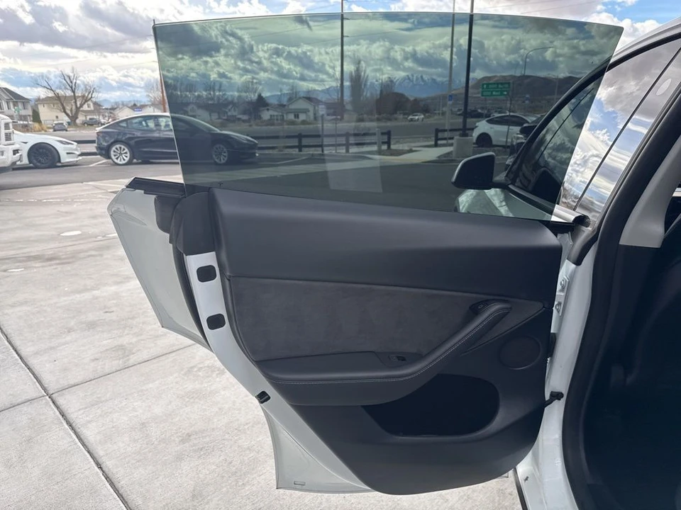 2023 Tesla Model Y - Image 14 of 21