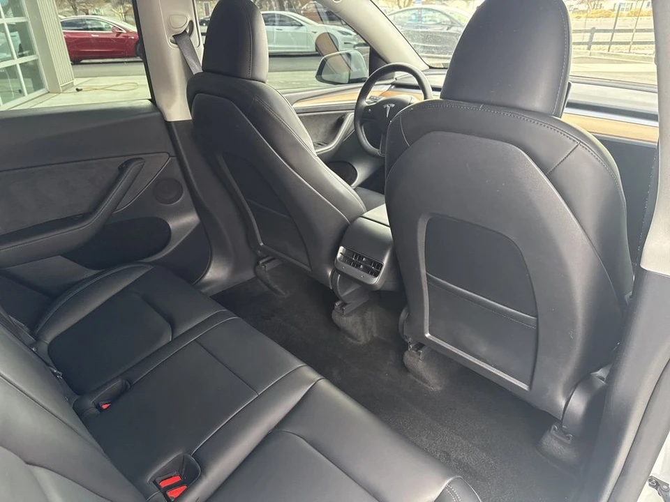 2023 Tesla Model Y - Image 19 of 21