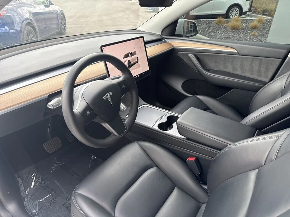 2023 Tesla Model Y - Image 12 of 21