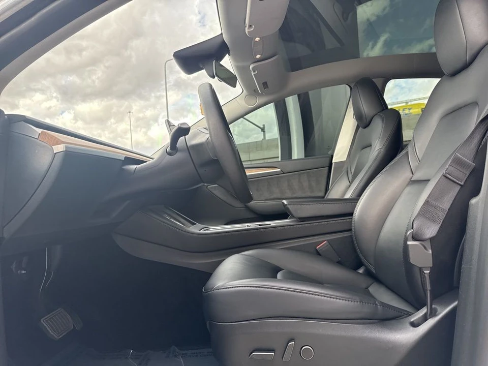 2023 Tesla Model Y - Image 13 of 21