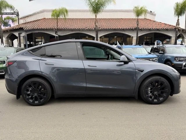 2023 Tesla Model Y - Image 11 of 12