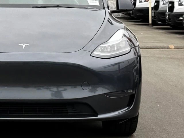 2023 Tesla Model Y - Image 4 of 12