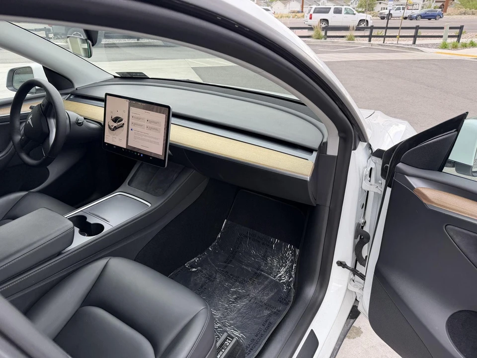 2023 Tesla Model Y - Image 24 of 26