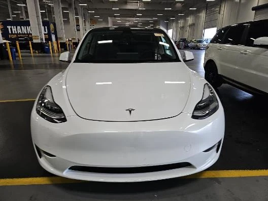 2023 Tesla Model Y - Image 2 of 10