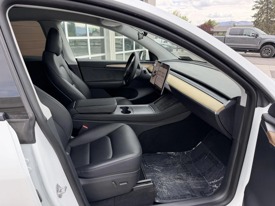 2023 Tesla Model Y - Image 23 of 26