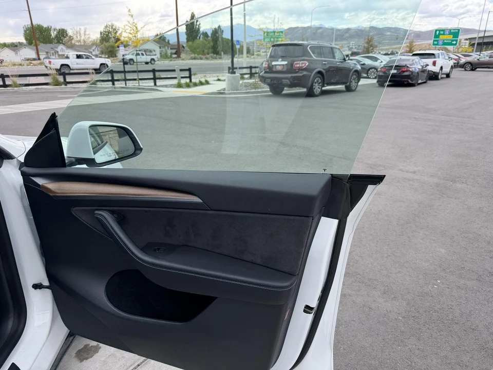 2023 Tesla Model Y - Image 22 of 26