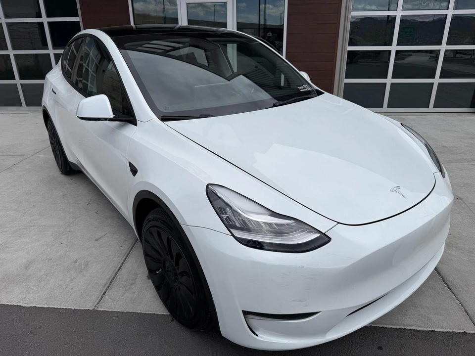 2023 Tesla Model Y - Image 2 of 21
