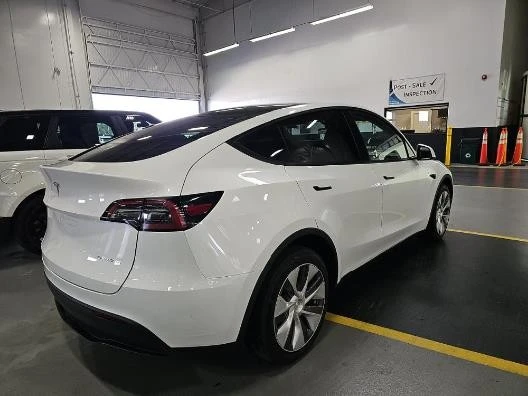 2023 Tesla Model Y - Image 4 of 10