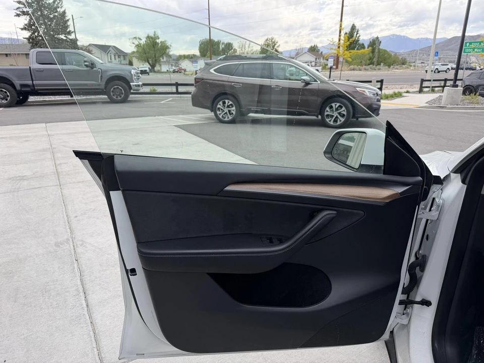 2023 Tesla Model Y - Image 11 of 21