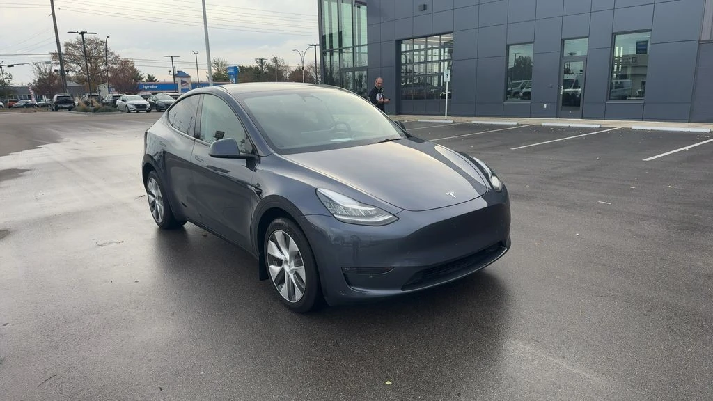 2023 Tesla Model Y - Image 2 of 6