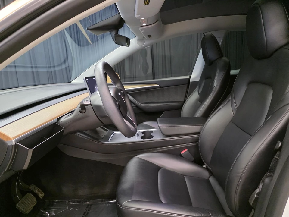 2023 Tesla Model Y - Image 16 of 31