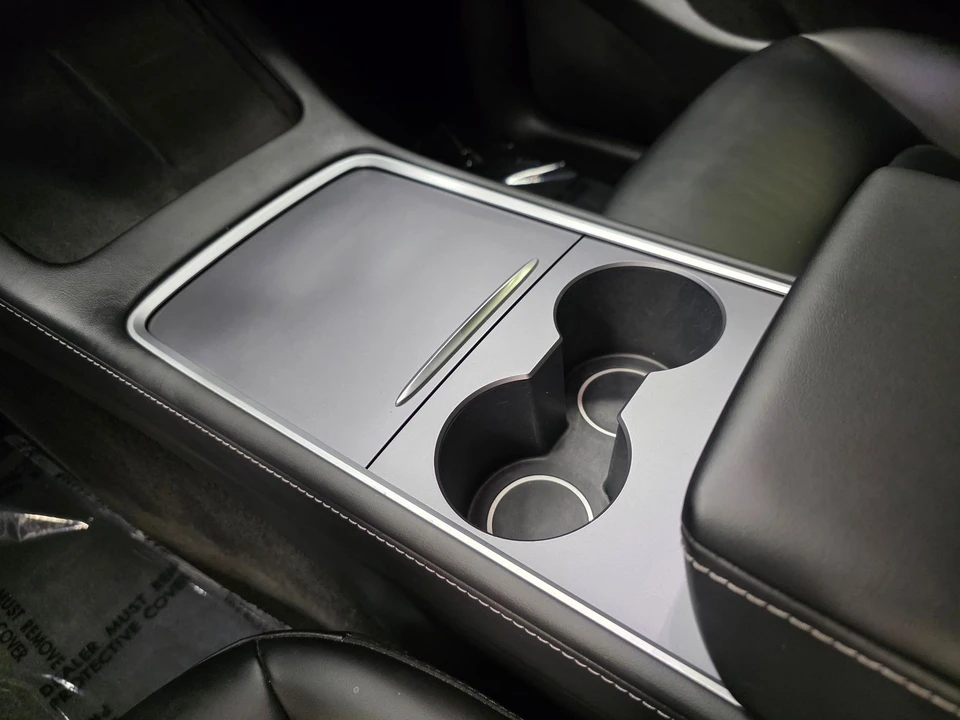 2023 Tesla Model Y - Image 25 of 31