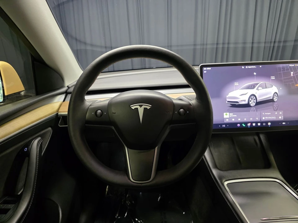 2023 Tesla Model Y - Image 22 of 31