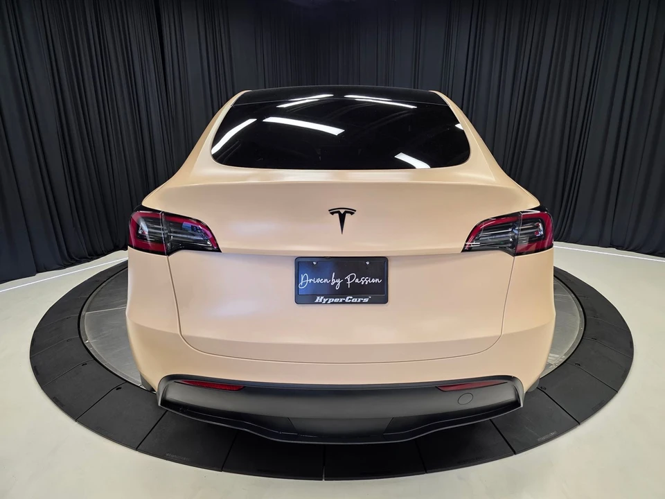 2023 Tesla Model Y - Image 11 of 31