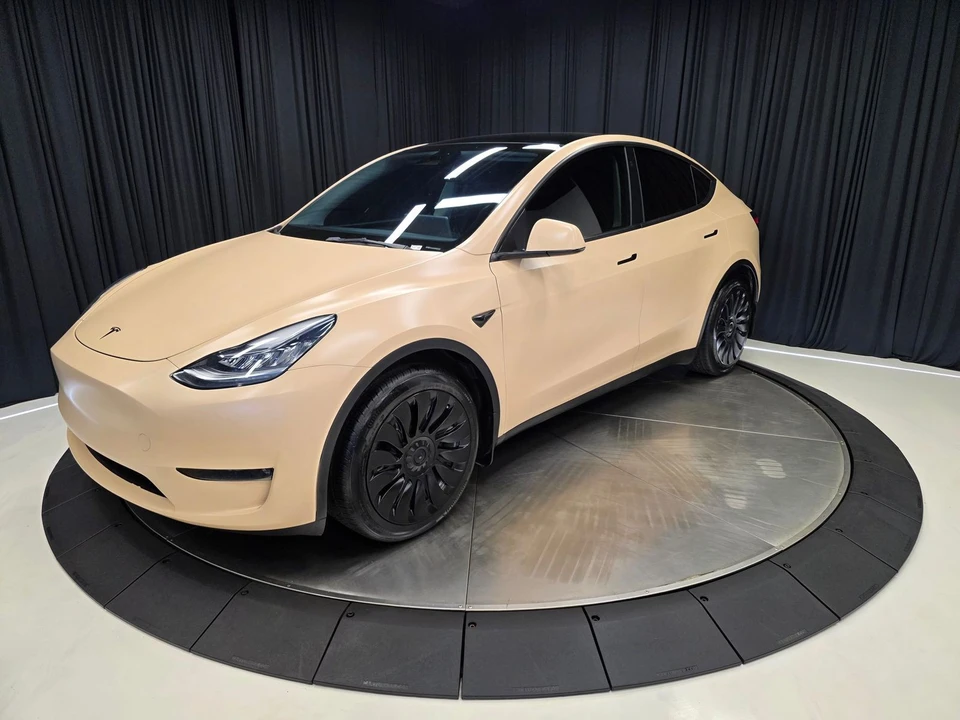 2023 Tesla Model Y - Image 8 of 31