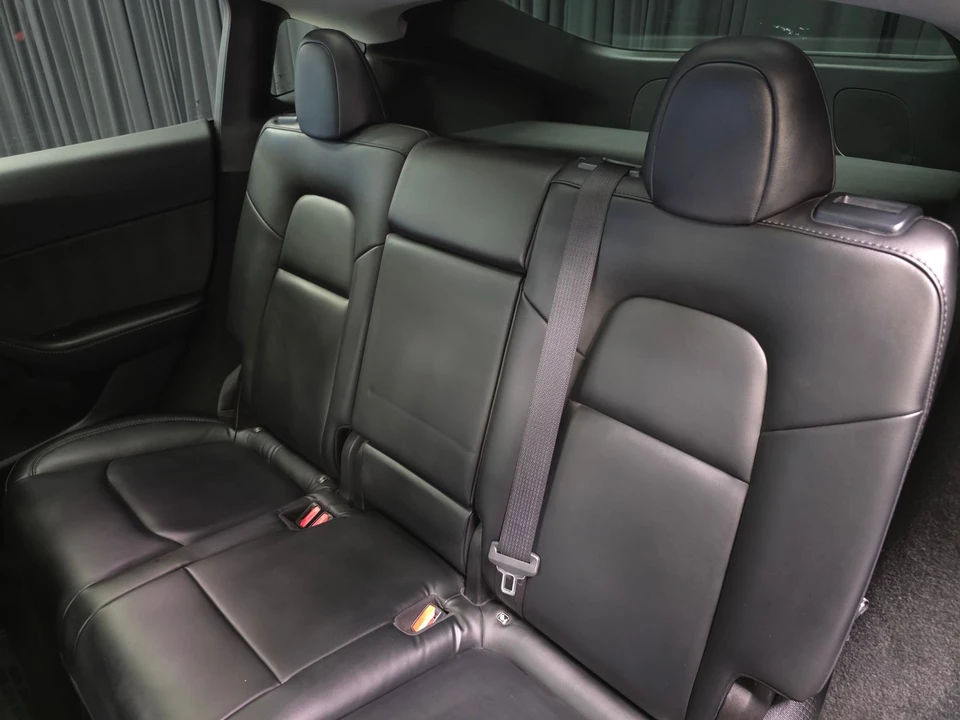 2023 Tesla Model Y - Image 29 of 31