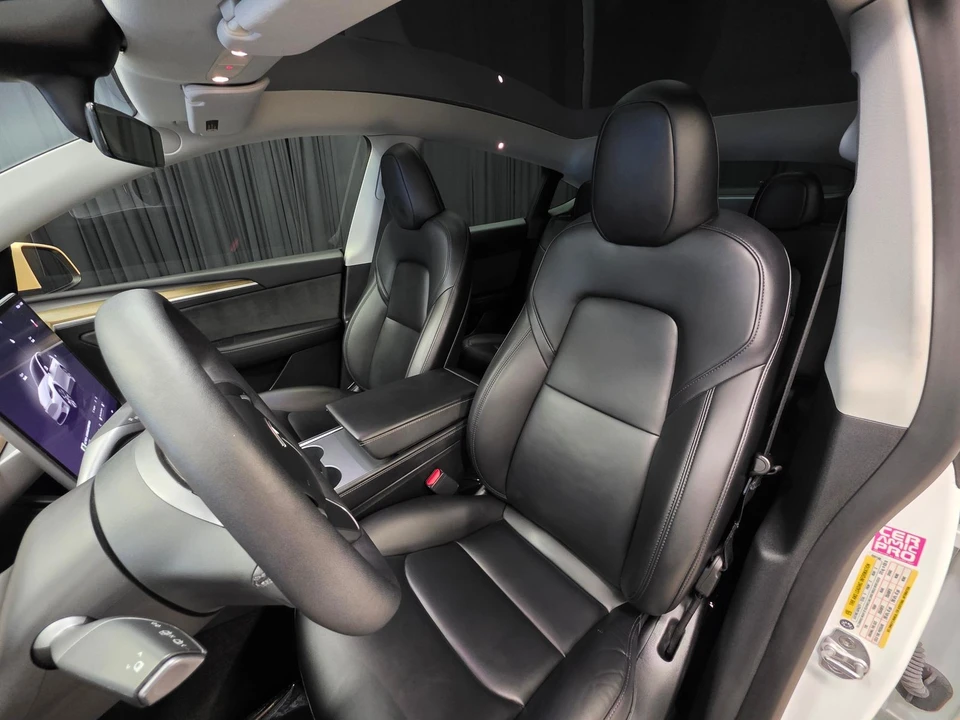 2023 Tesla Model Y - Image 17 of 31