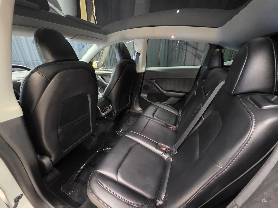 2023 Tesla Model Y - Image 28 of 31
