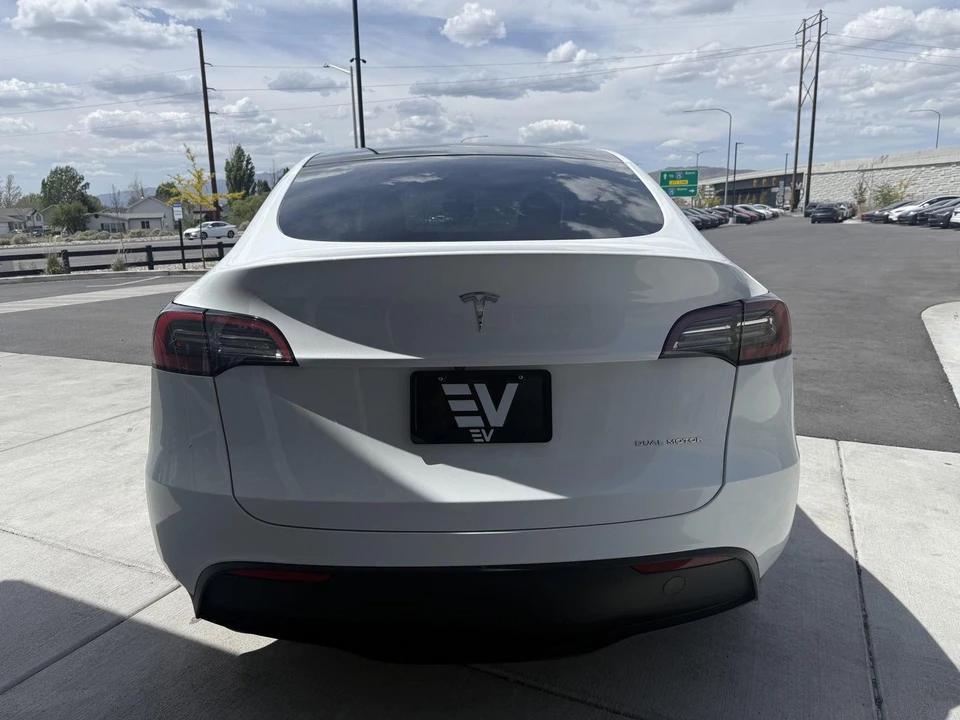 2023 Tesla Model Y - Image 7 of 27