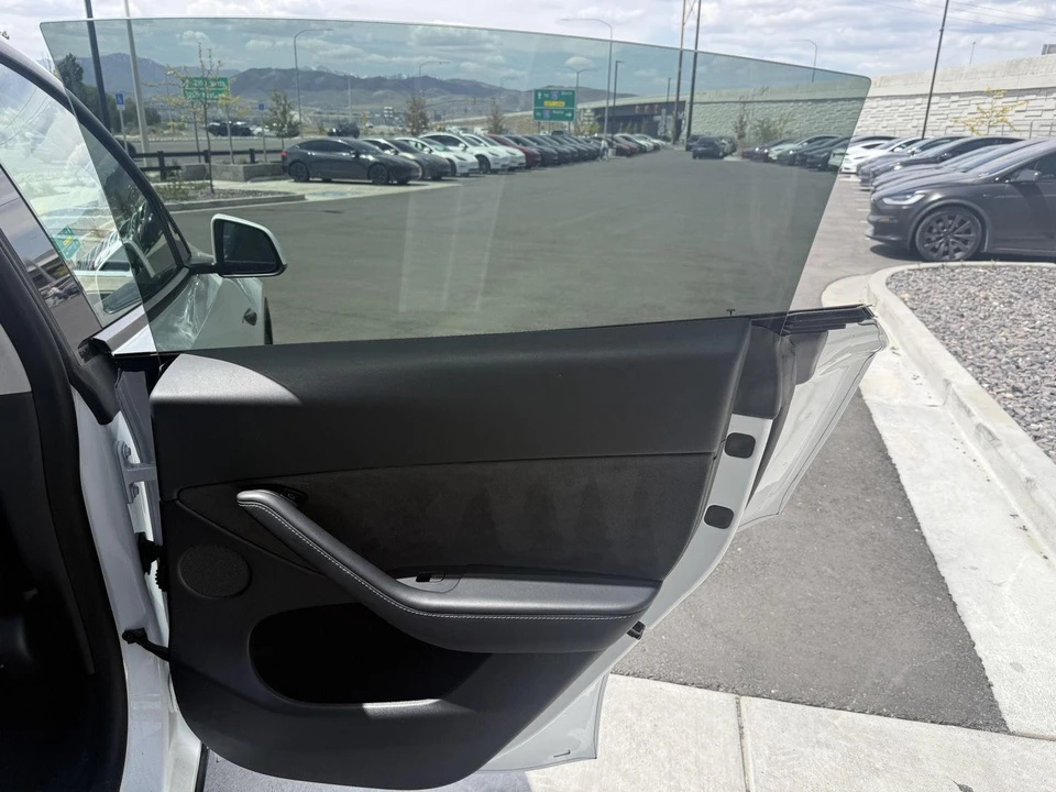 2023 Tesla Model Y - Image 18 of 27