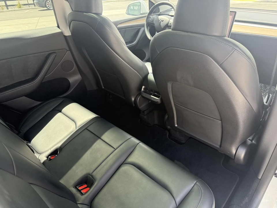 2023 Tesla Model Y - Image 19 of 27