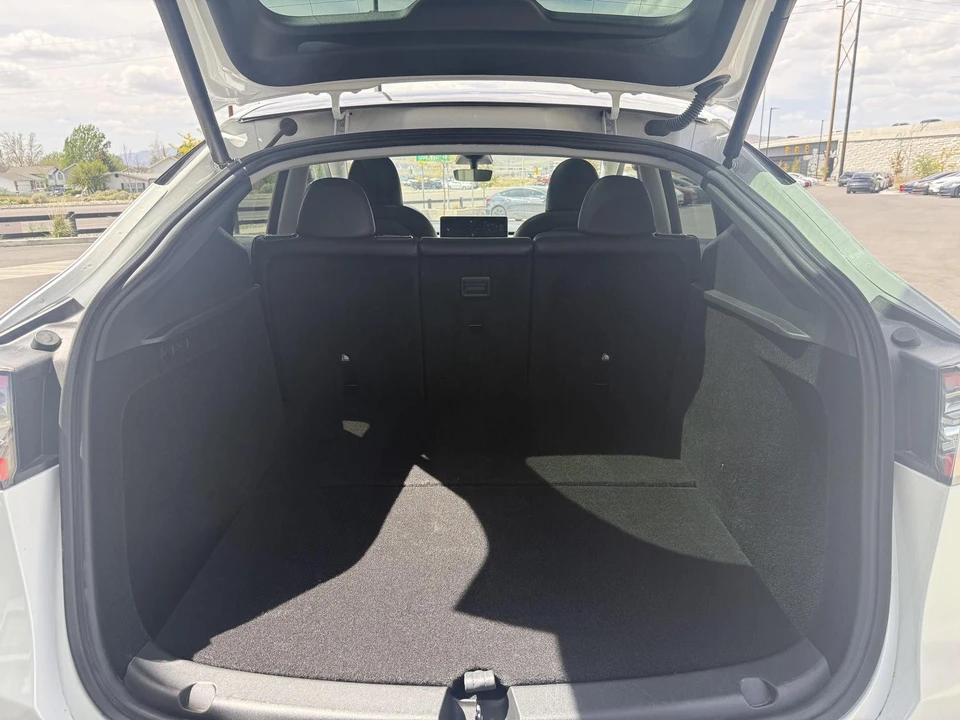 2023 Tesla Model Y - Image 17 of 27