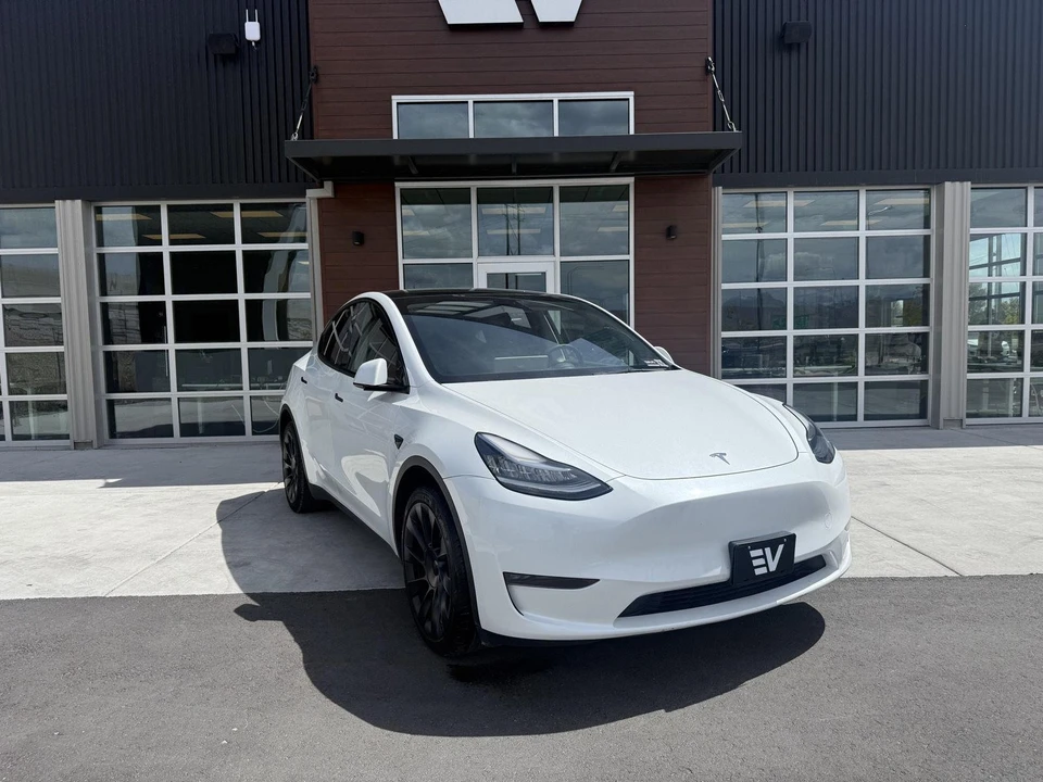 2023 Tesla Model Y - Image 2 of 27
