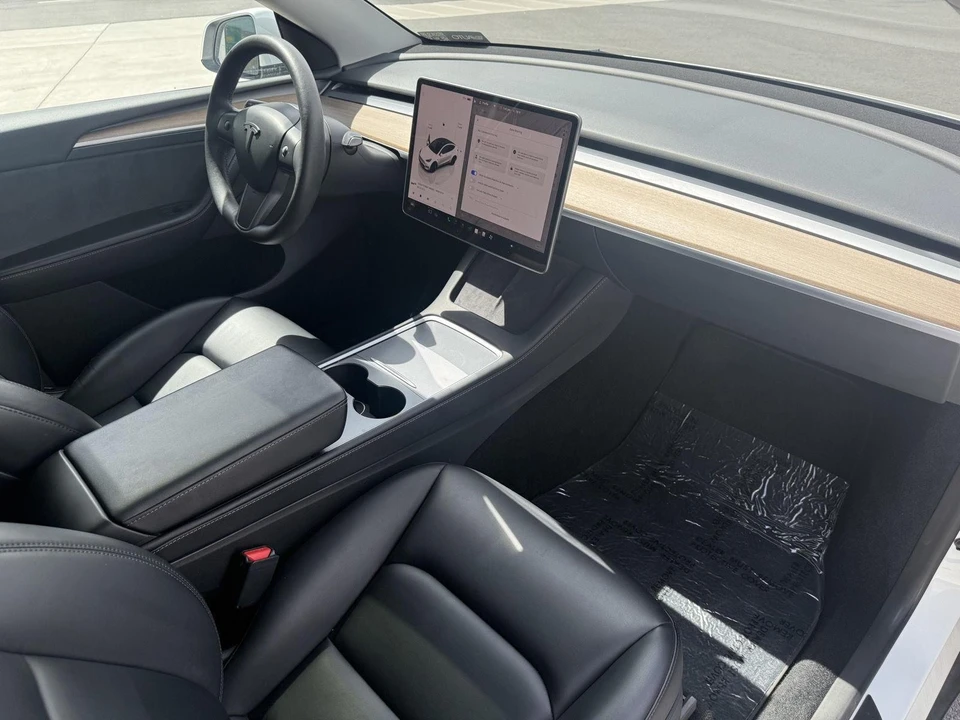 2023 Tesla Model Y - Image 23 of 27