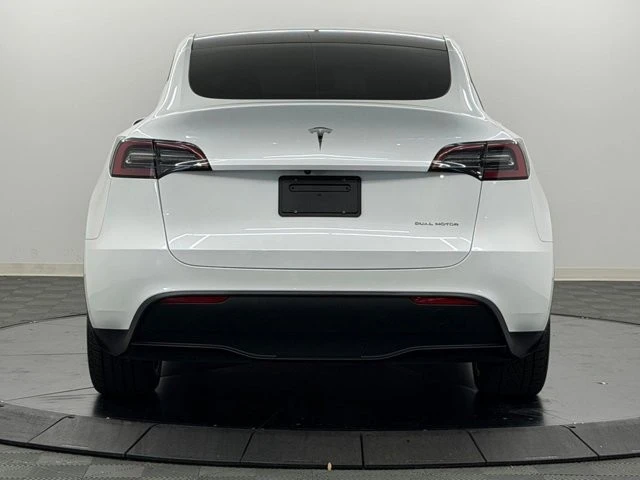 2023 Tesla Model Y - Image 9 of 21