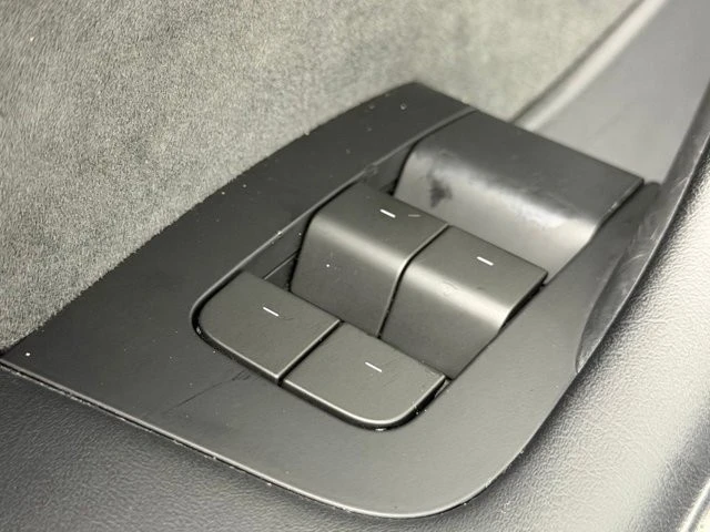 2023 Tesla Model Y - Image 19 of 21